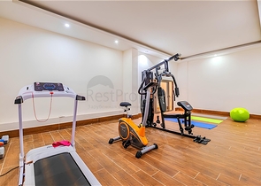 Сучасна квартира в оточенні природи і моря