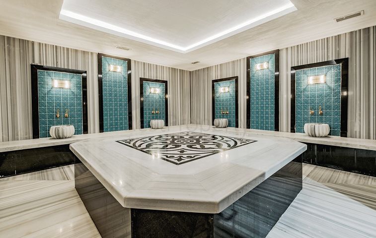 Сучасна квартира з садом біля моря в мальовничому районі