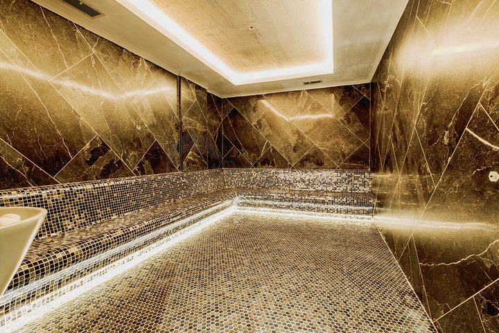 Сучасна квартира з садом біля моря в мальовничому районі