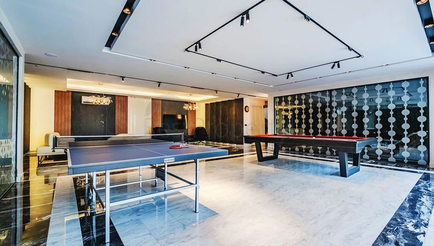 Сучасна квартира з садом біля моря в мальовничому районі