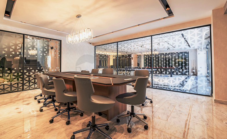 Сучасна квартира з садом біля моря в мальовничому районі