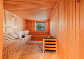 Сучасна квартира з садом біля моря в мальовничому районі