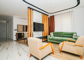 Сучасна квартира з садом біля моря в мальовничому районі