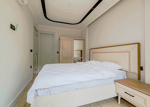 Сучасна квартира з садом біля моря в мальовничому районі