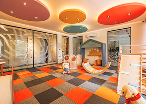 Сучасна квартира з садом біля моря в мальовничому районі