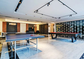 Сучасна квартира з садом біля моря в мальовничому районі