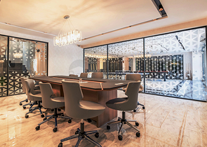 Сучасна квартира з садом біля моря в мальовничому районі