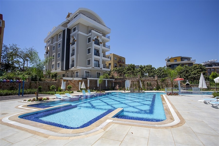 Просторий пентхаус 4 + 1 з багатою інфраструктурою в серці району Оба