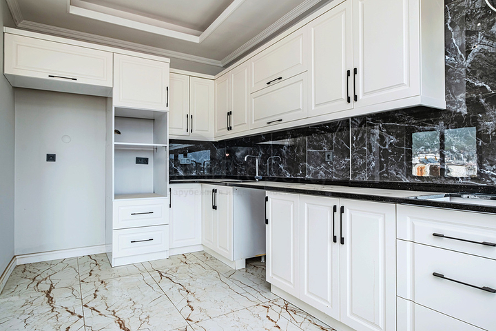 Просторий пентхаус 4 + 1 з багатою інфраструктурою в серці району Оба