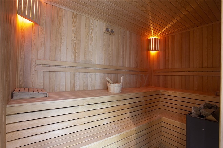 Просторий пентхаус 4 + 1 з багатою інфраструктурою в серці району Оба