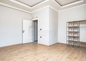 Просторий пентхаус 4 + 1 з багатою інфраструктурою в серці району Оба