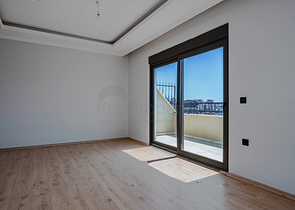 Просторий пентхаус 4 + 1 з багатою інфраструктурою в серці району Оба