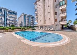 Просторий пентхаус біля моря з видом і комфортом 