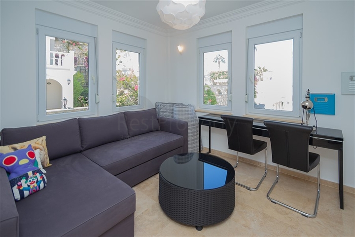 Розкішна вілла з панорамним видом на море в одному з найпрестижніших районів Аланії