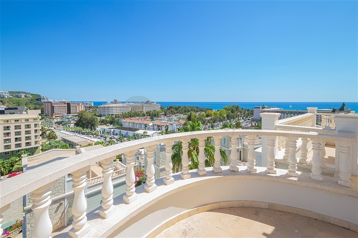 Розкішна вілла з панорамним видом на море в одному з найпрестижніших районів Аланії