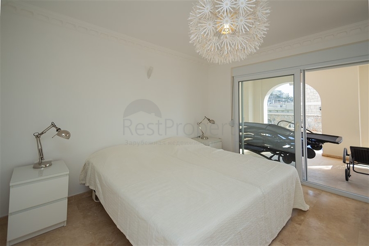 Розкішна вілла з панорамним видом на море в одному з найпрестижніших районів Аланії