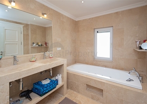 Розкішна вілла з панорамним видом на море в одному з найпрестижніших районів Аланії