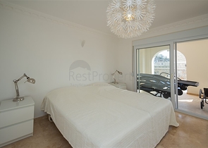 Розкішна вілла з панорамним видом на море в одному з найпрестижніших районів Аланії