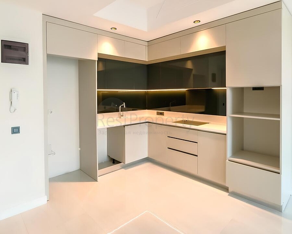 Розкішна квартира в сучасному житловому комплексі біля моря