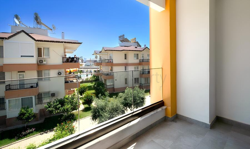 Розкішна квартира в сучасному житловому комплексі біля моря