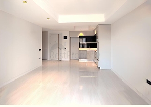 Розкішна квартира в сучасному житловому комплексі біля моря