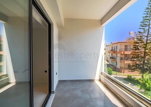 Розкішна квартира в сучасному житловому комплексі біля моря