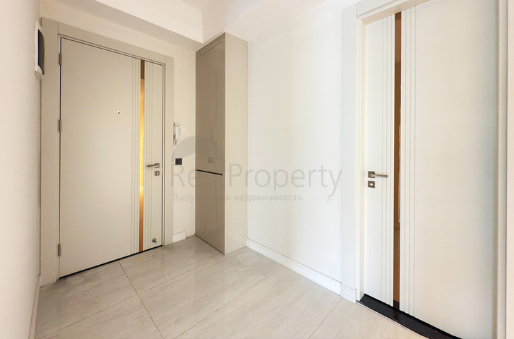 Сучасна квартира біля моря в престижному районі Турклер