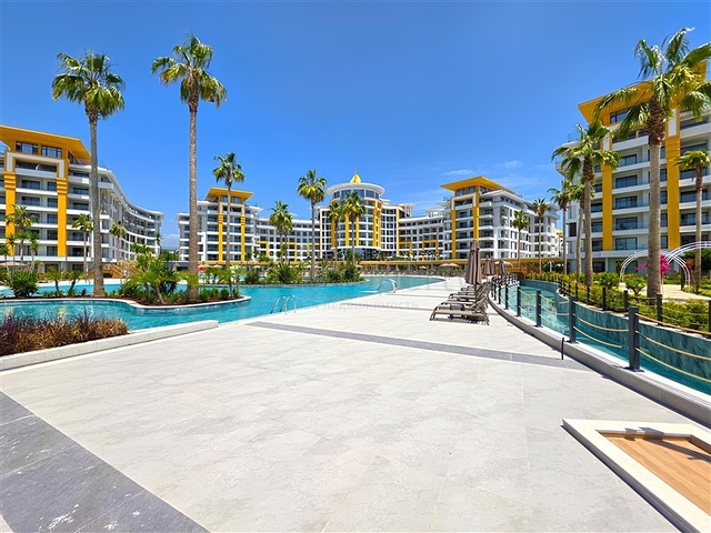 Сучасна квартира біля моря в престижному районі Турклер