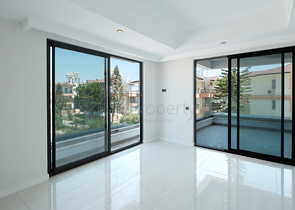 Сучасна квартира біля моря в престижному районі Турклер