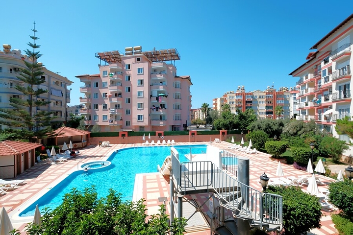 Простора мебльована квартира в престижному районі Оба