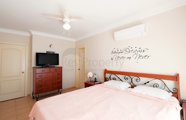 Простора мебльована квартира в престижному районі Оба