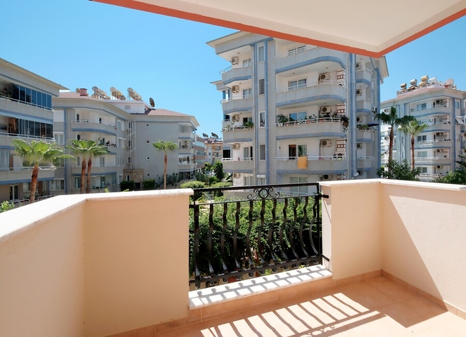 Простора мебльована квартира в престижному районі Оба