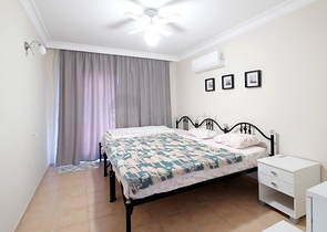 Простора мебльована квартира в престижному районі Оба