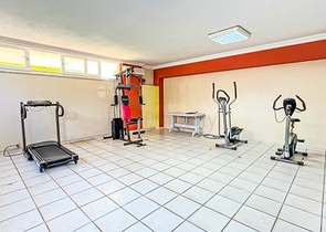 Простора мебльована квартира в престижному районі Оба