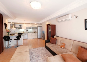 Простора мебльована квартира в престижному районі Оба