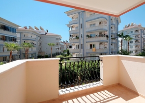 Простора мебльована квартира в престижному районі Оба