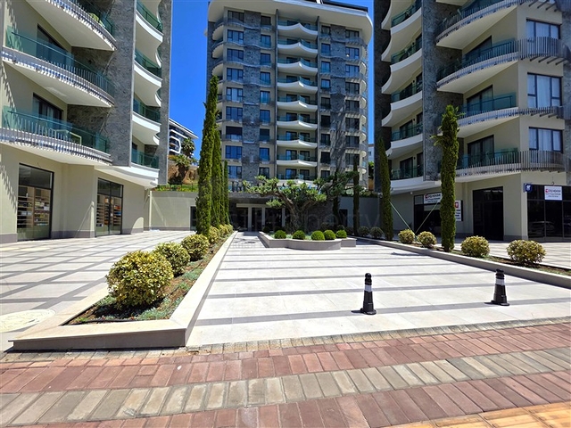 Сучасна мебльована квартира в 200 метрах від моря в Тосмурі