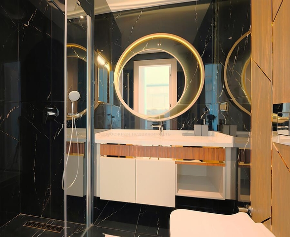 Сучасна мебльована квартира в 200 метрах від моря в Тосмурі