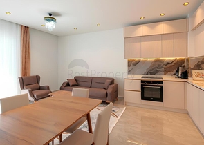 Сучасна мебльована квартира в 200 метрах від моря в Тосмурі