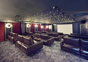 Сучасна мебльована квартира в 200 метрах від моря в Тосмурі