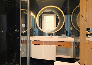 Сучасна мебльована квартира в 200 метрах від моря в Тосмурі