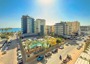 Сучасна мебльована квартира в 200 метрах від моря в Тосмурі