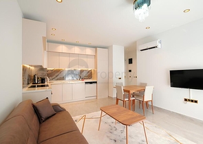 Сучасна мебльована квартира в 200 метрах від моря в Тосмурі