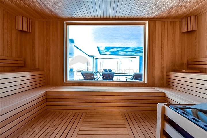 Розкішний пентхаус 4 + 1 з панорамним видом на море в центрі Аланії