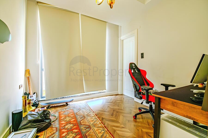 Розкішний пентхаус 4 + 1 з панорамним видом на море в центрі Аланії