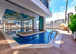 Розкішний пентхаус 4 + 1 з панорамним видом на море в центрі Аланії