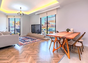 Розкішний пентхаус 4 + 1 з панорамним видом на море в центрі Аланії