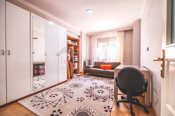 Просторий дуплекс з садом 5+1 в престижному районі Оба