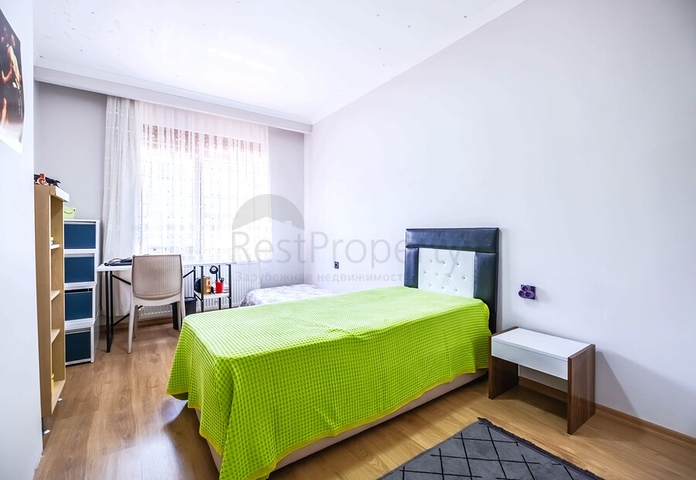 Просторий дуплекс з садом 5+1 в престижному районі Оба