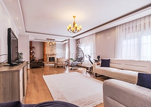 Просторий дуплекс з садом 5+1 в престижному районі Оба